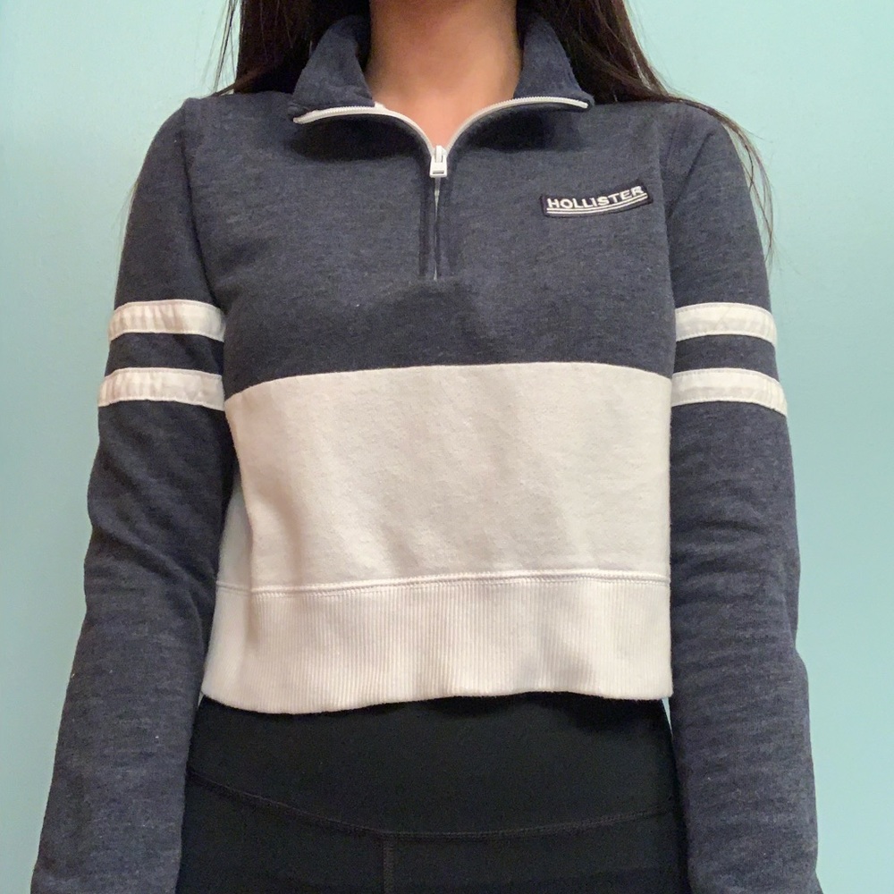 Hollister cropped half zip